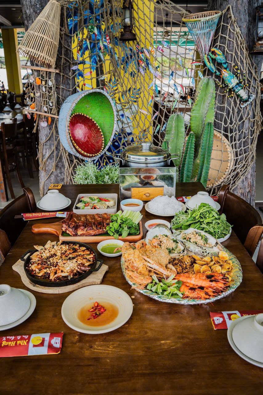 hải sản cơm niêu mũi né