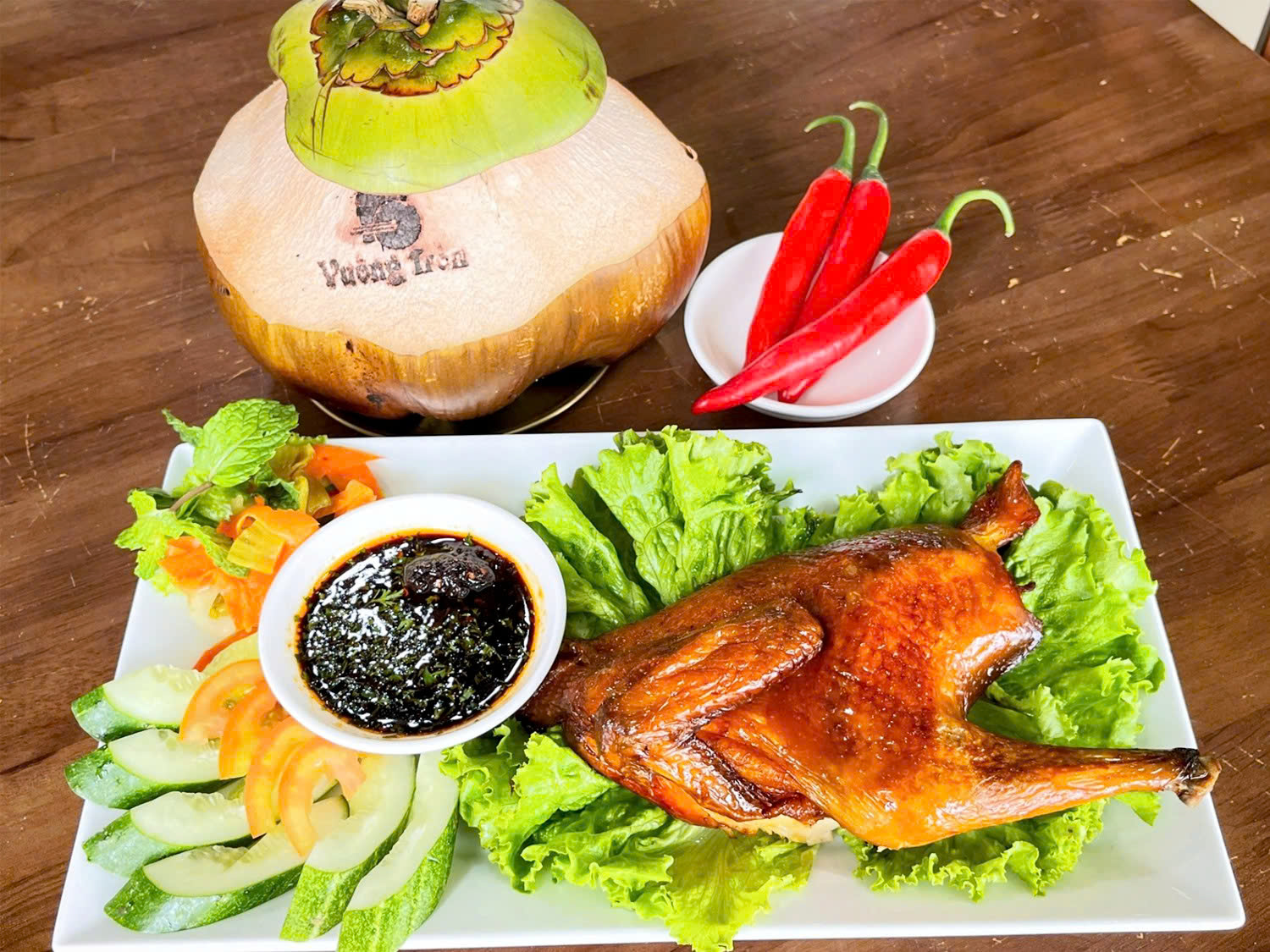 Combo cơm trái dừa gà giòn da (nửa con)