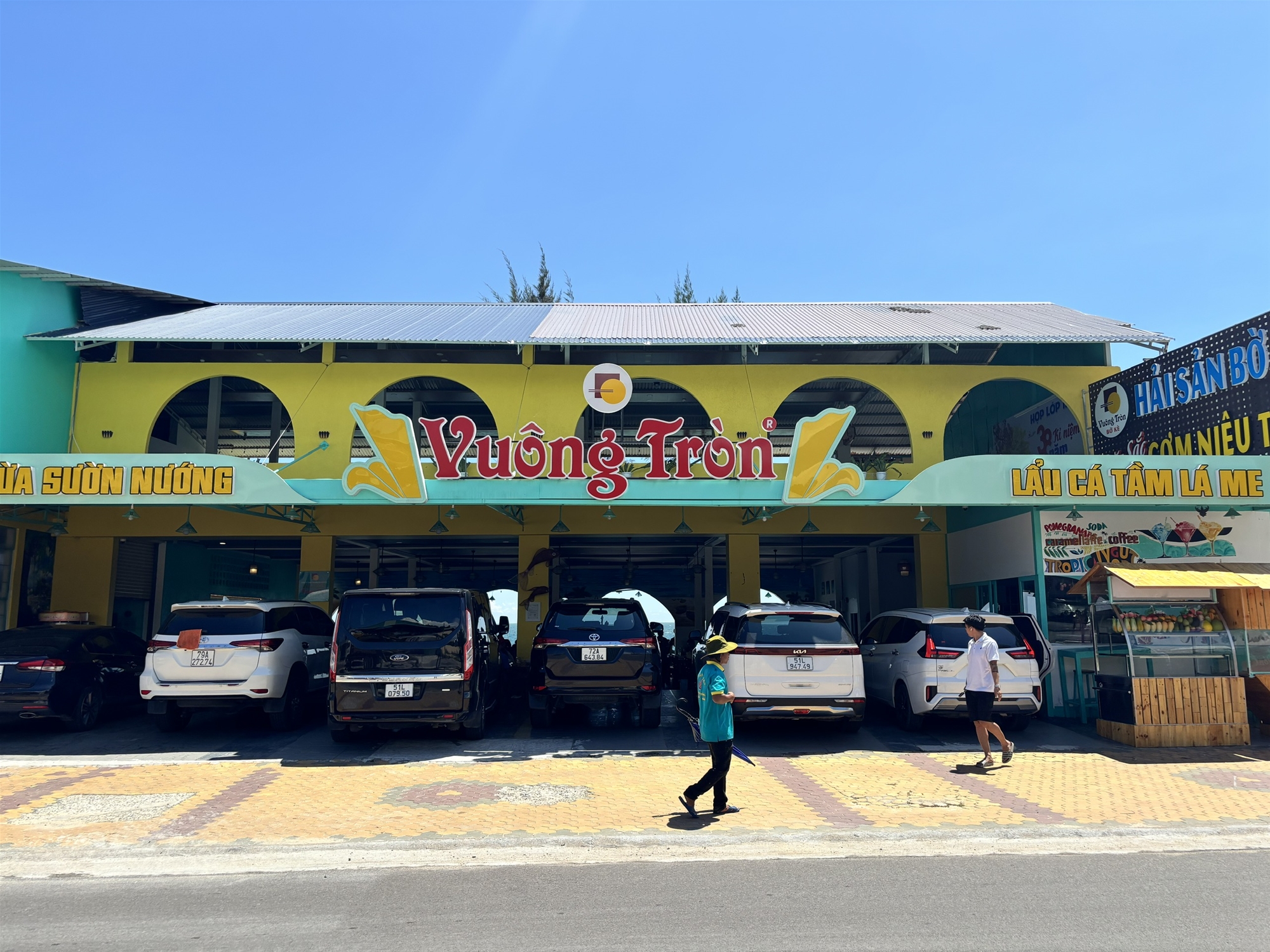 Hải sản cơm niêu Mũi Né – Trải nghiệm ẩm thực biển đậm chất Việt tại Vuông Tròn