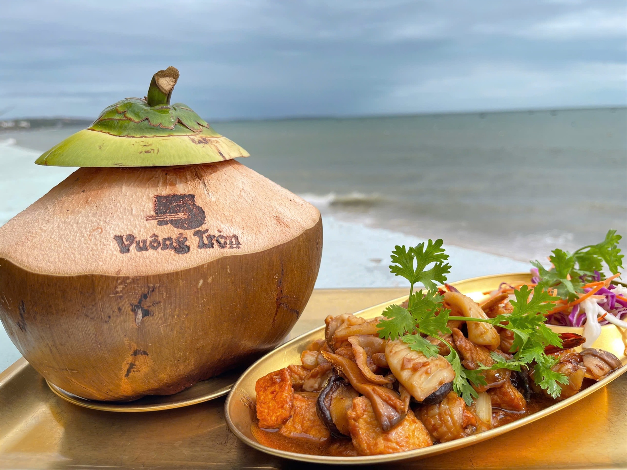 hải sản cơm niêu mũi né