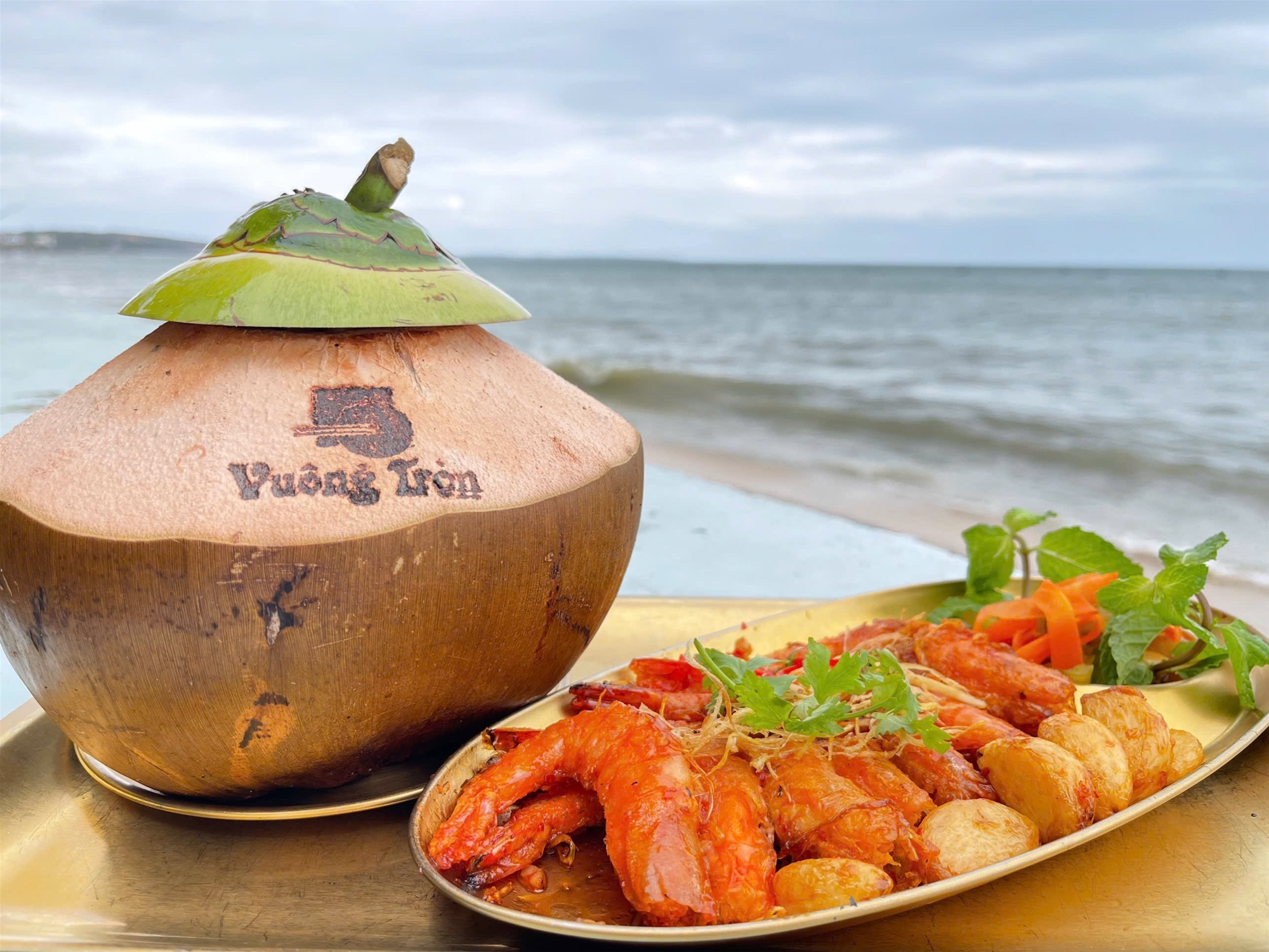 hải sản cơm niêu mũi né