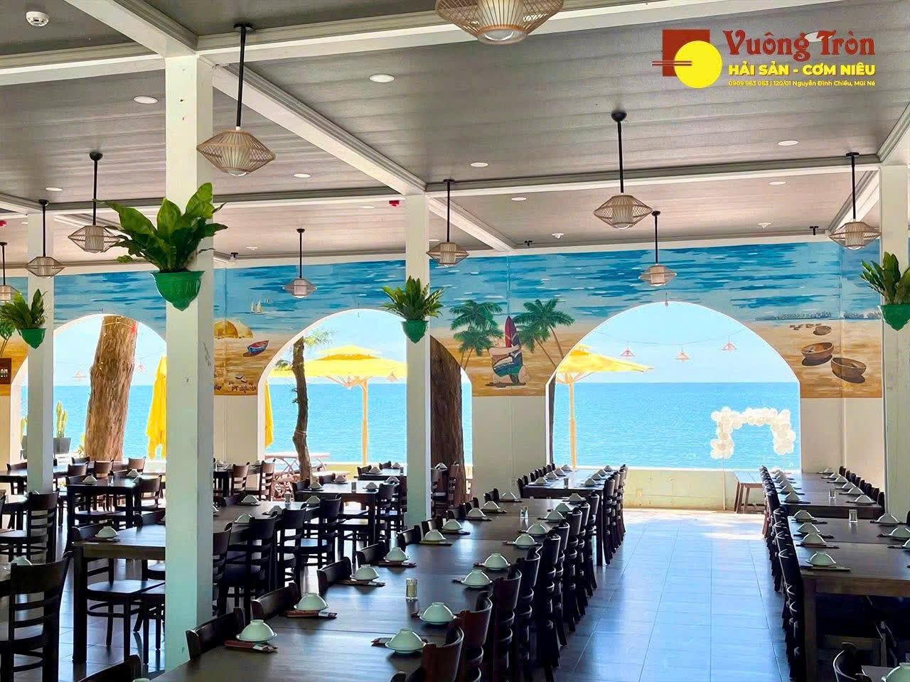 Hải sản cơm niêu Mũi Né – Không gian view biển thoáng mát, Hải sản tươi sống ngon – giá hợp lý