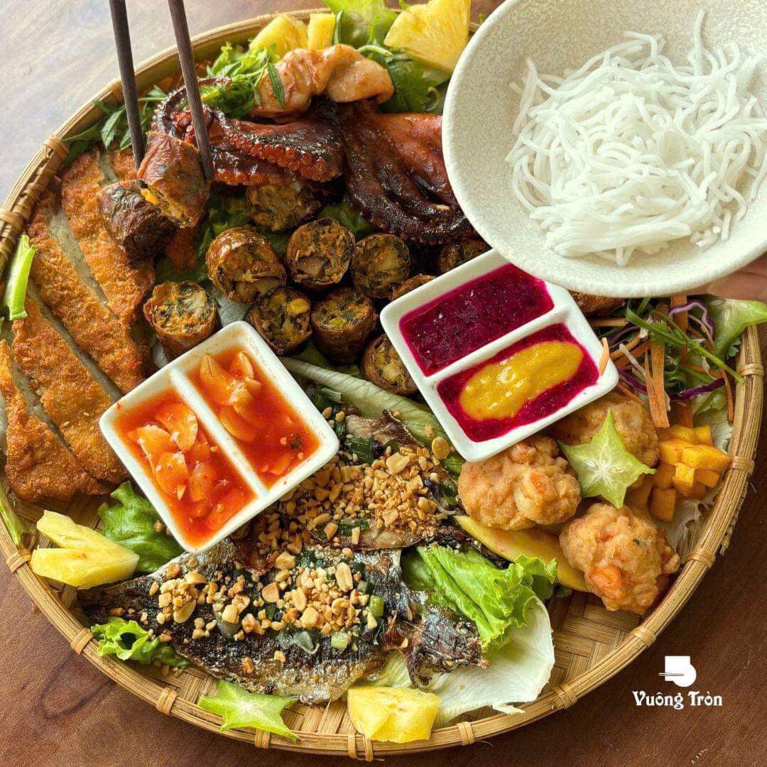 hải sản cơm niêu mũi né