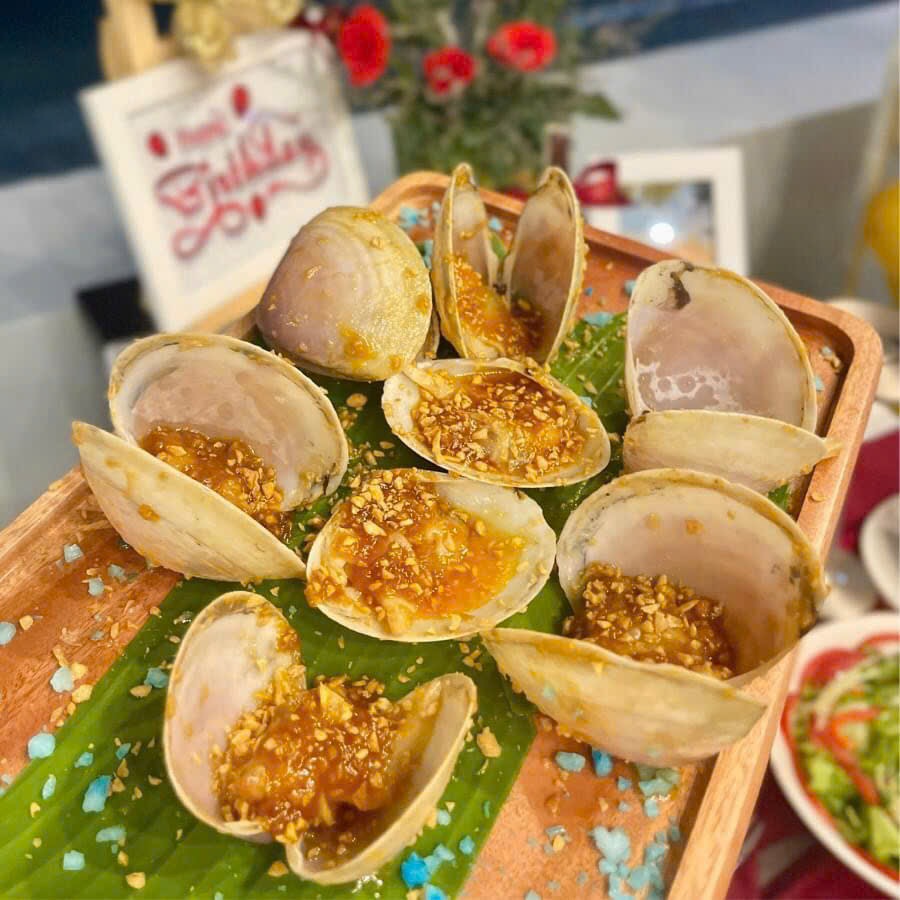 Nghêu 2 cồi cháy bơ tỏi 